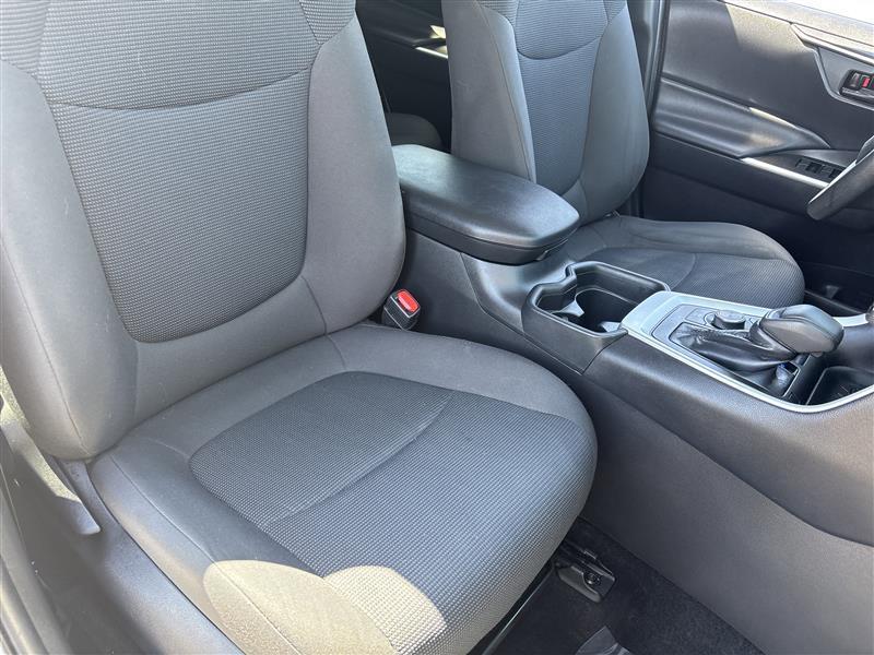 Toyota RAV4 Hybrid LE 2020