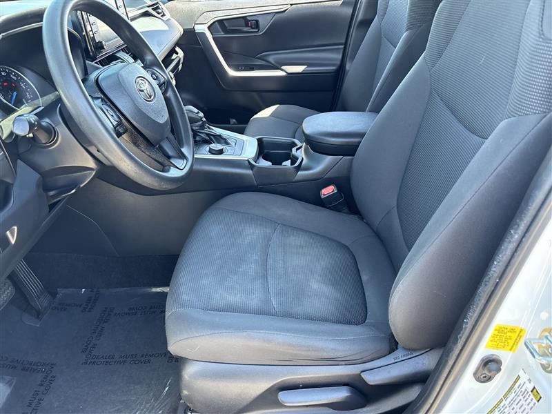 Toyota RAV4 Hybrid LE 2020
