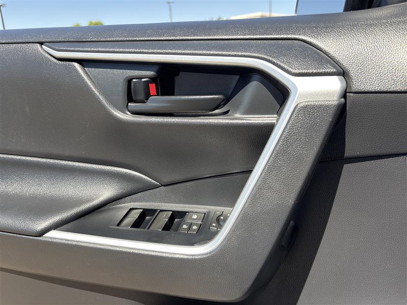 Toyota RAV4 Hybrid LE 2020