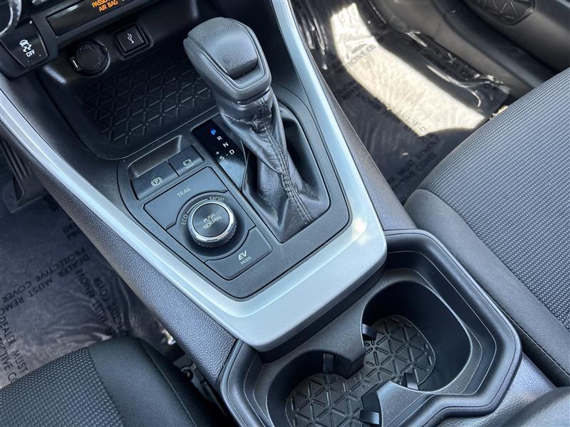 Toyota RAV4 Hybrid LE 2020