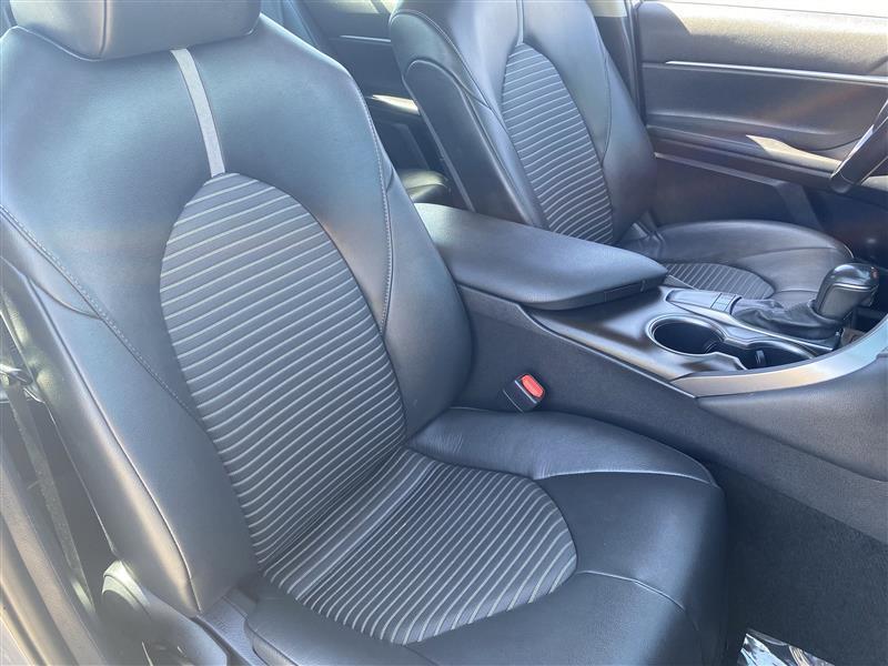 Toyota Camry SE 2023