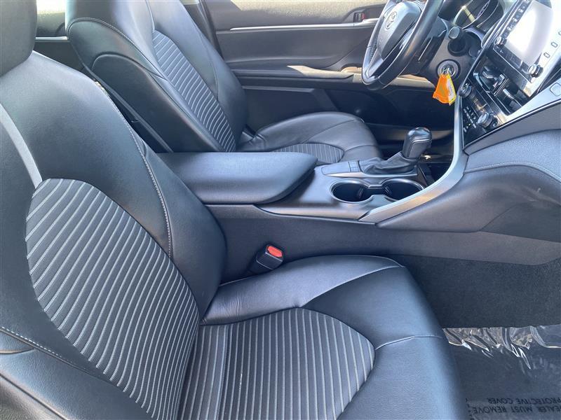 Toyota Camry SE 2023