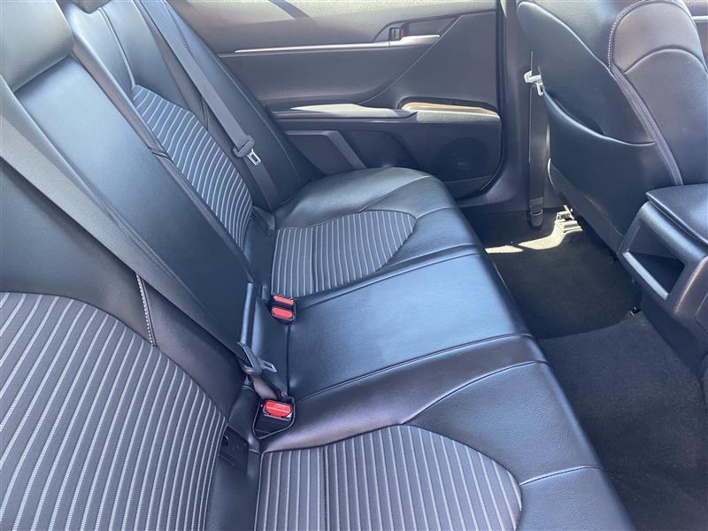 Toyota Camry SE 2023
