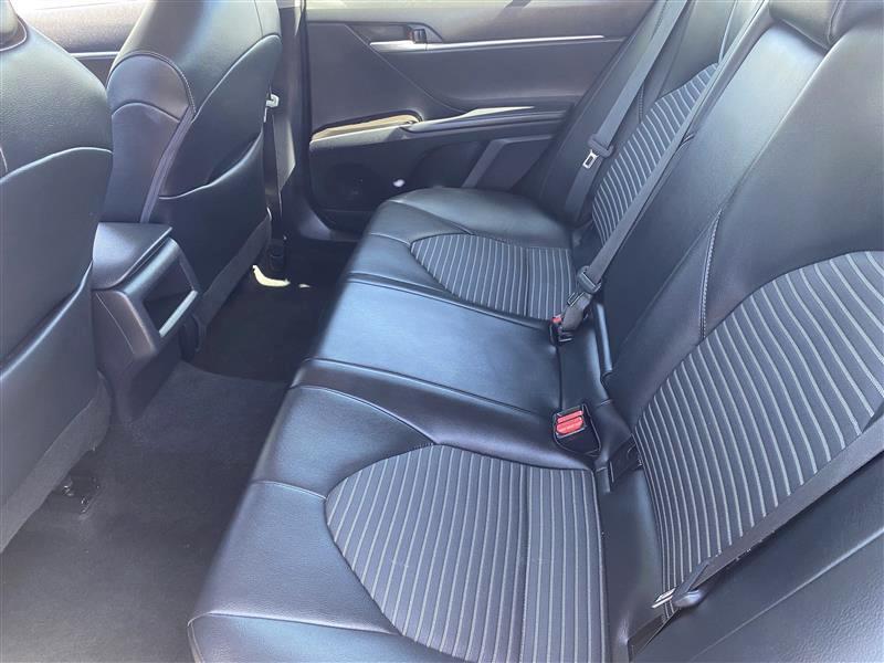 Toyota Camry SE 2023