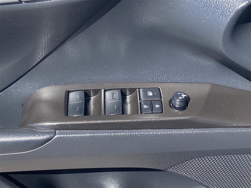 Toyota Camry SE 2023