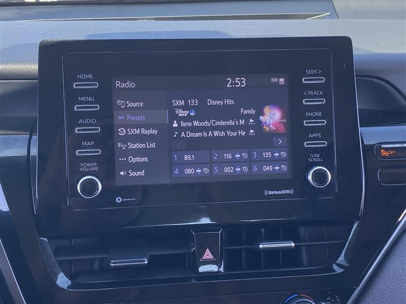 Toyota Camry SE 2023