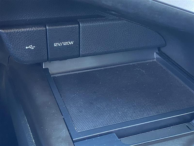 Toyota Camry SE 2023