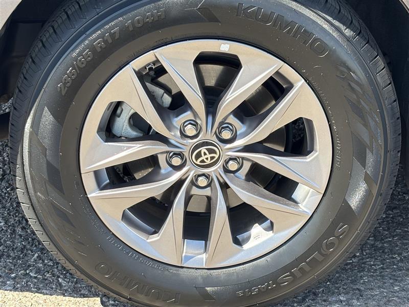 Toyota Sienna XLE 7-Passenger 2023