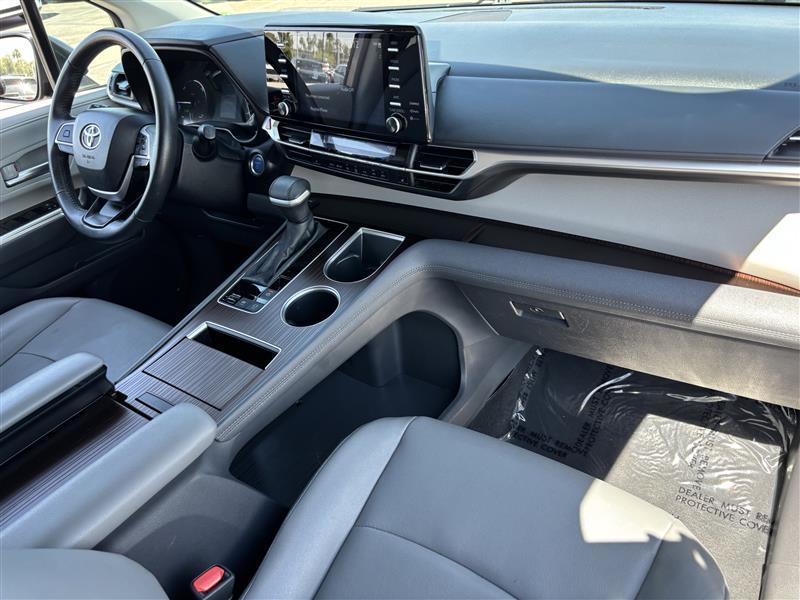 Toyota Sienna XLE 7-Passenger 2023