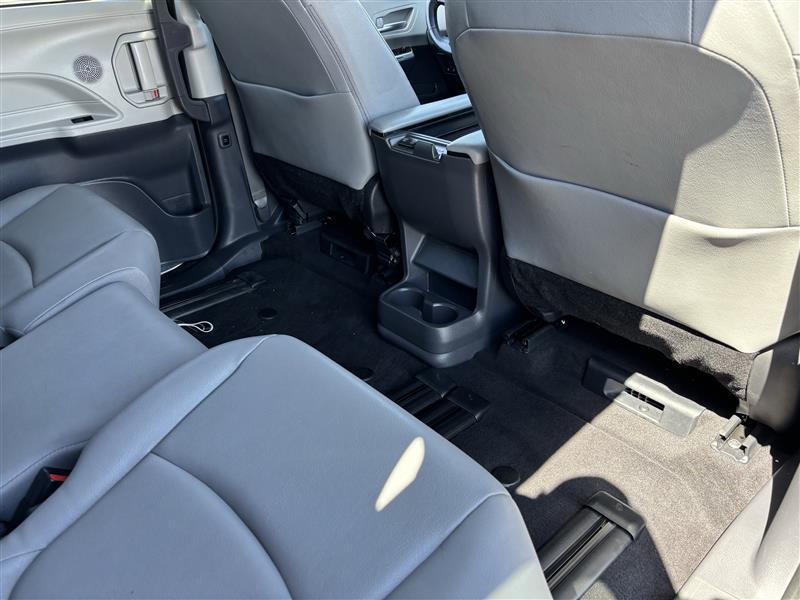 Toyota Sienna XLE 7-Passenger 2023