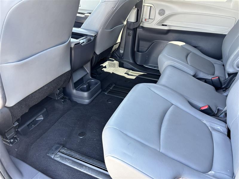 Toyota Sienna XLE 7-Passenger 2023