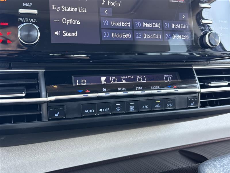 Toyota Sienna XLE 7-Passenger 2023