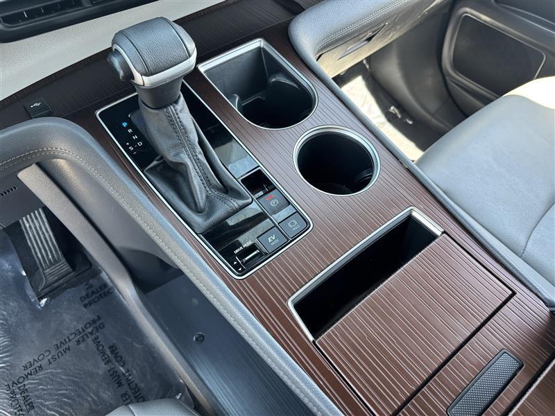 Toyota Sienna XLE 7-Passenger 2023
