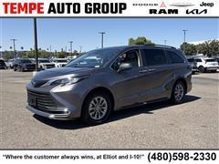 2023 Toyota Sienna 