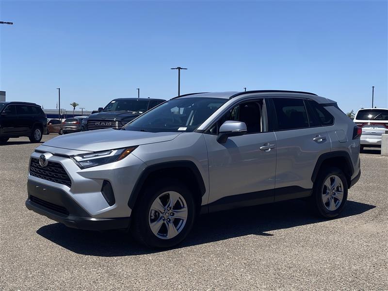 Toyota RAV4 XLE 2024