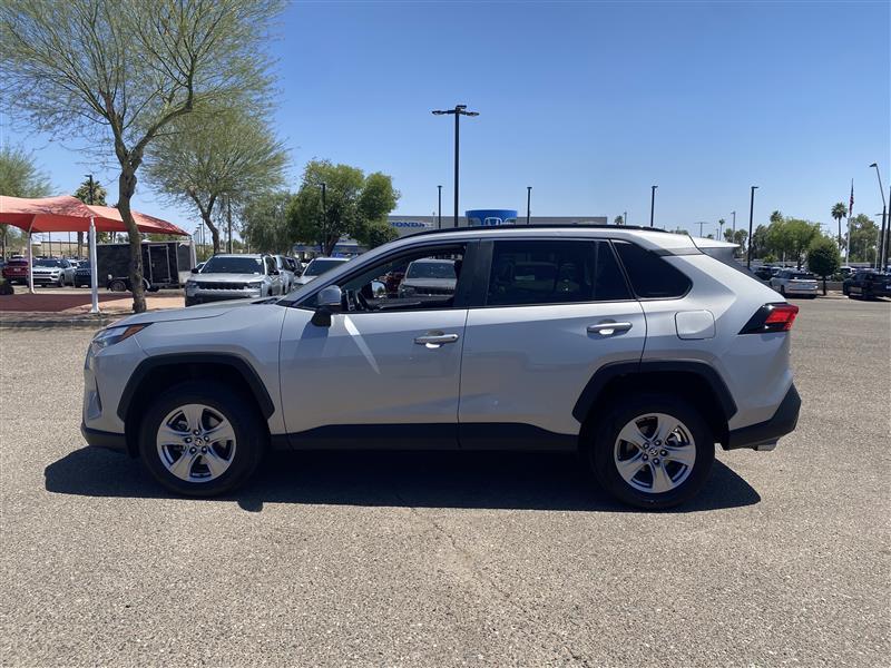 Toyota RAV4 XLE 2024