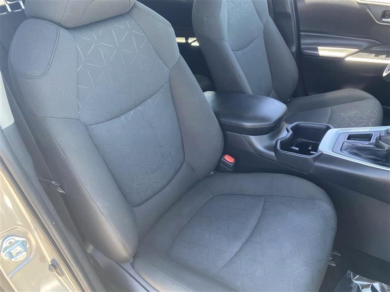 Toyota RAV4 XLE 2024
