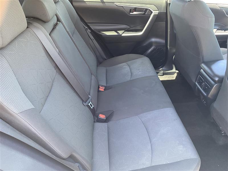 Toyota RAV4 XLE 2024