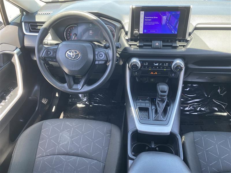 Toyota RAV4 XLE 2024