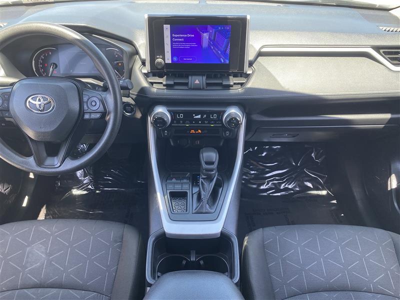 Toyota RAV4 XLE 2024