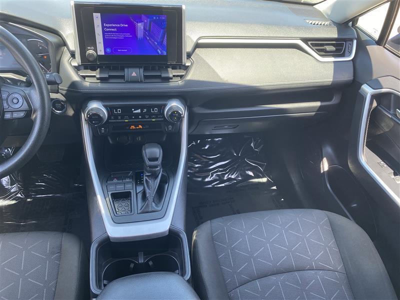Toyota RAV4 XLE 2024