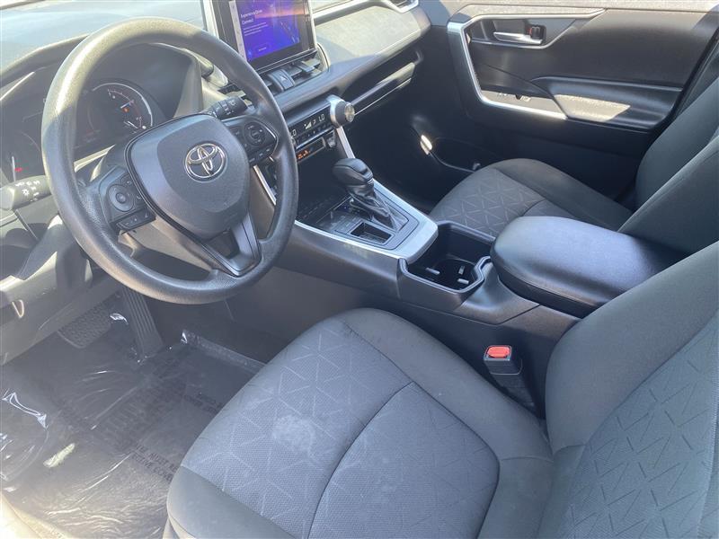 Toyota RAV4 XLE 2024