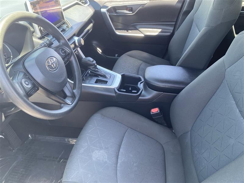 Toyota RAV4 XLE 2024