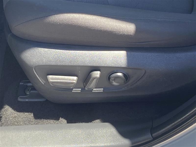 Toyota RAV4 XLE 2024