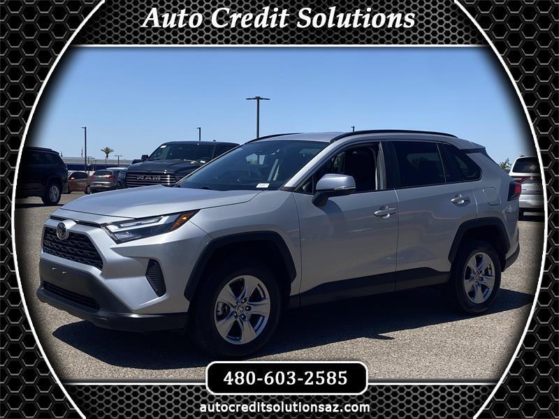 Toyota RAV4 XLE 2024