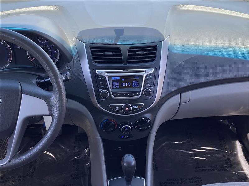 Hyundai Accent SE 4-Door 6A 2017