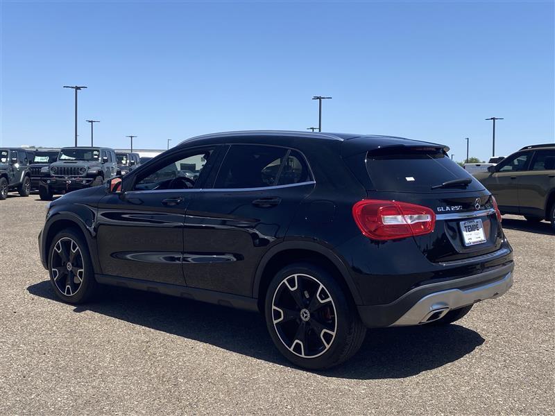 Mercedes-Benz GLA-Class GLA250 2020