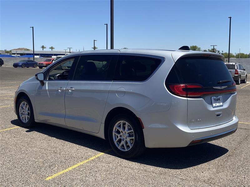 Chrysler Pacifica Touring L 2024