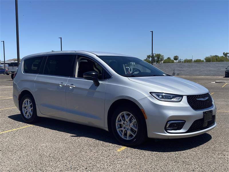 Chrysler Pacifica Touring L 2024