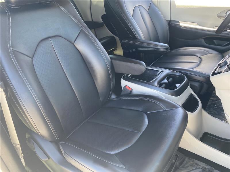 Chrysler Pacifica Touring L 2024