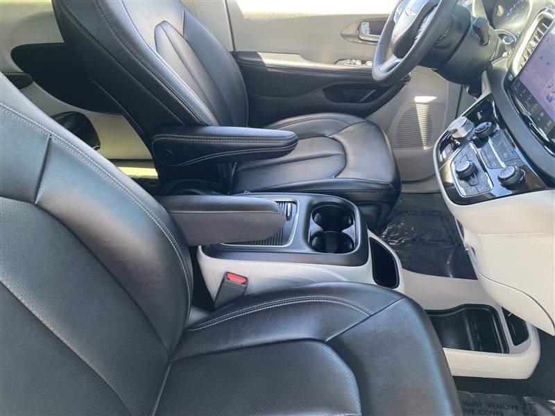Chrysler Pacifica Touring L 2024