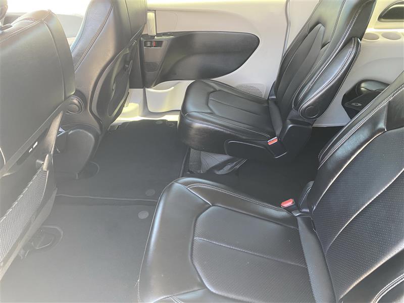 Chrysler Pacifica Touring L 2024