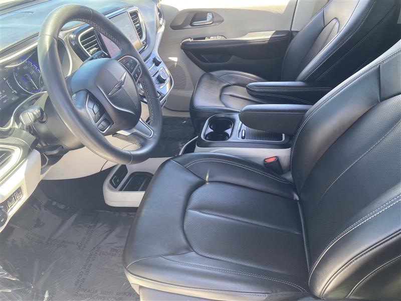 Chrysler Pacifica Touring L 2024