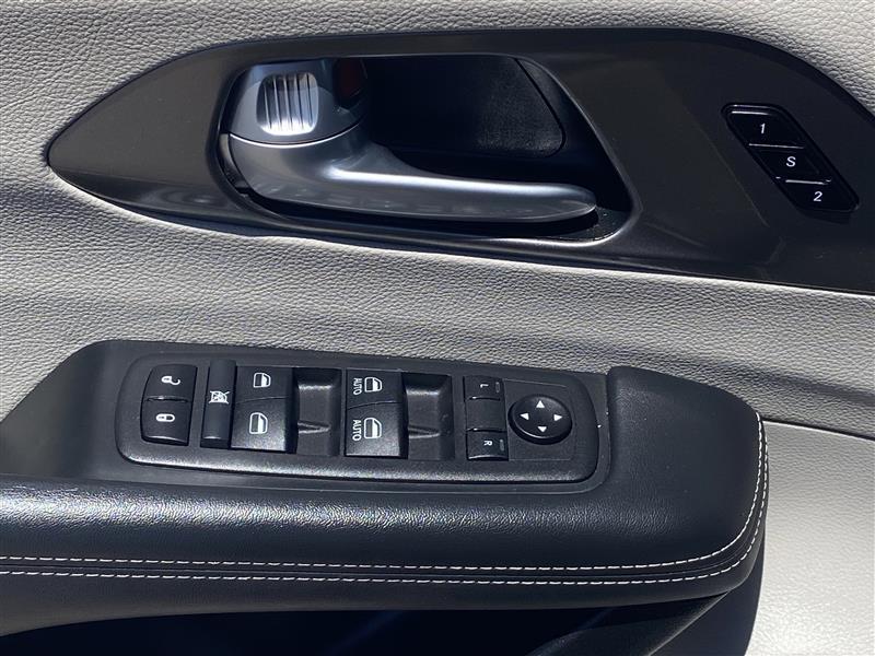 Chrysler Pacifica Touring L 2024
