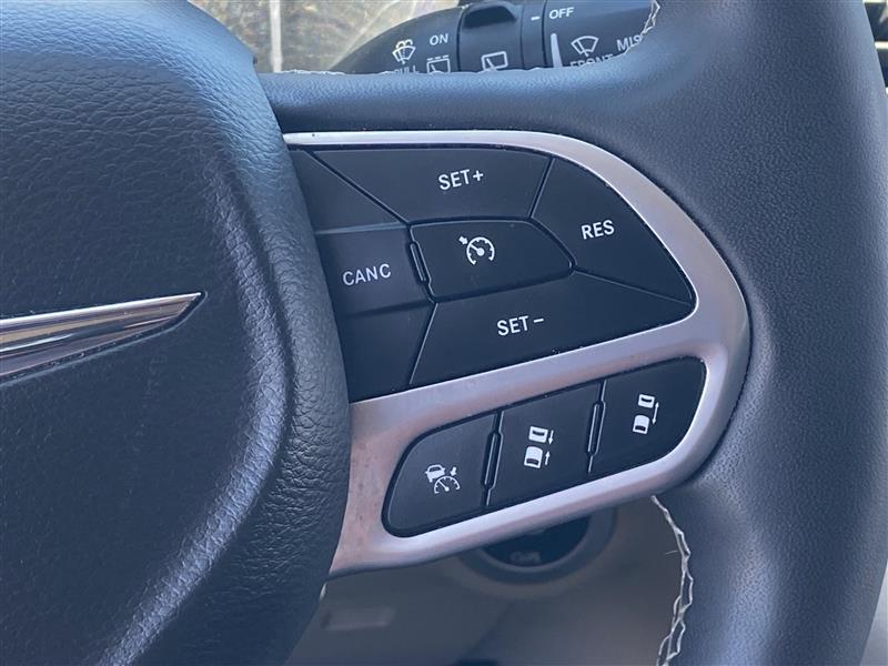 Chrysler Pacifica Touring L 2024
