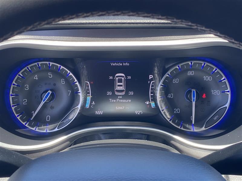 Chrysler Pacifica Touring L 2024