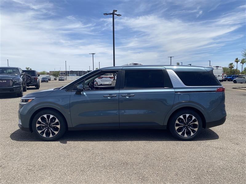 Kia Carnival EX 2024