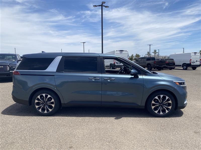 Kia Carnival EX 2024