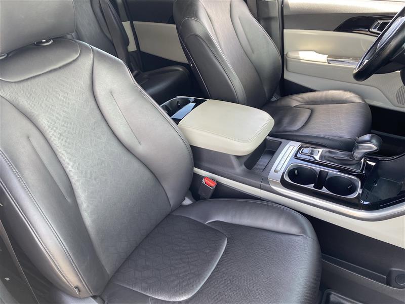 Kia Carnival EX 2024