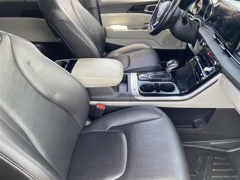 Kia Carnival EX 2024