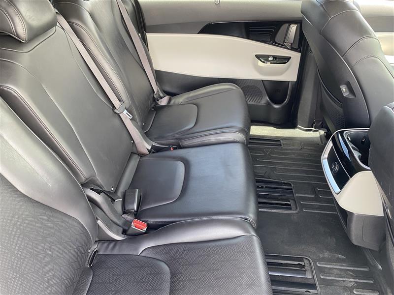 Kia Carnival EX 2024
