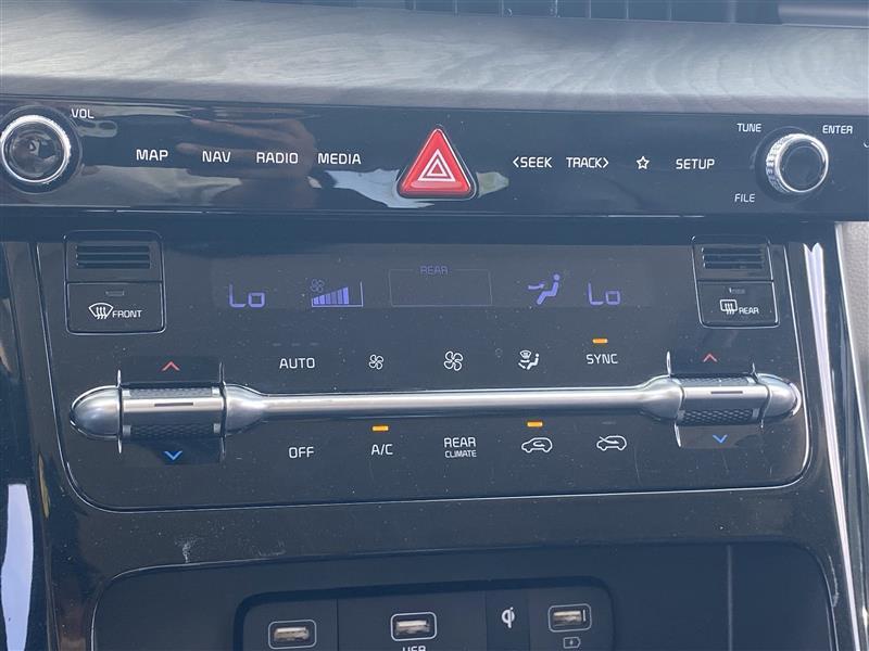 Kia Carnival EX 2024