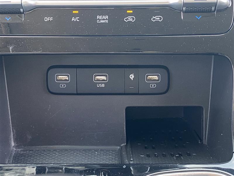 Kia Carnival EX 2024