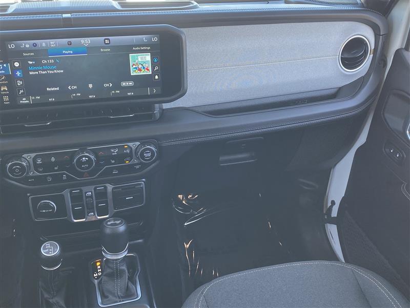 Jeep Wrangler Sahara 2025