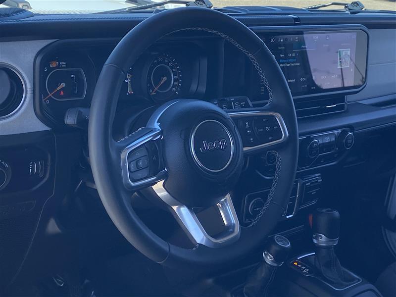 Jeep Wrangler Sahara 2025