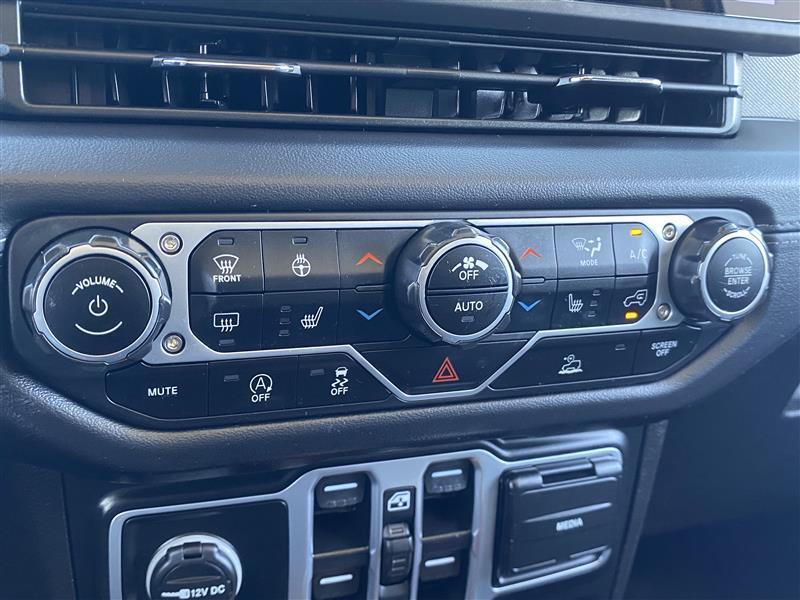 Jeep Wrangler Sahara 2025